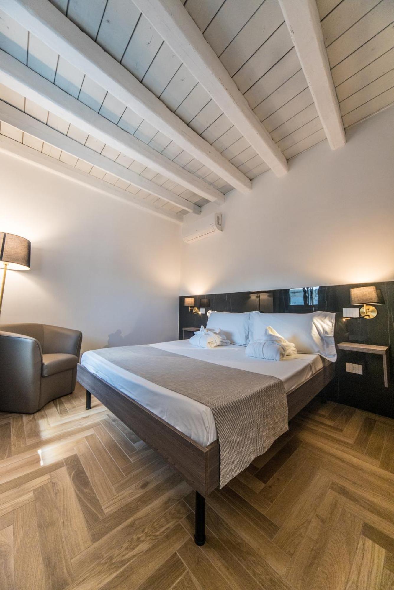 Suite Santa Chiara Trani Dış mekan fotoğraf